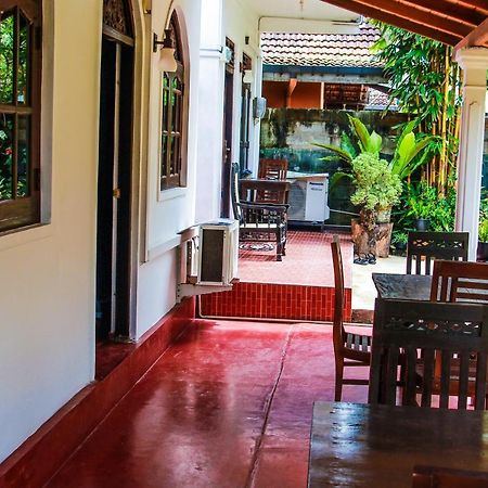 Lotus Villa Mirissa Extérieur photo