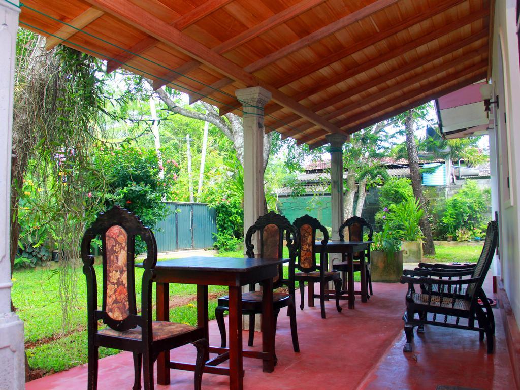Lotus Villa Mirissa Extérieur photo